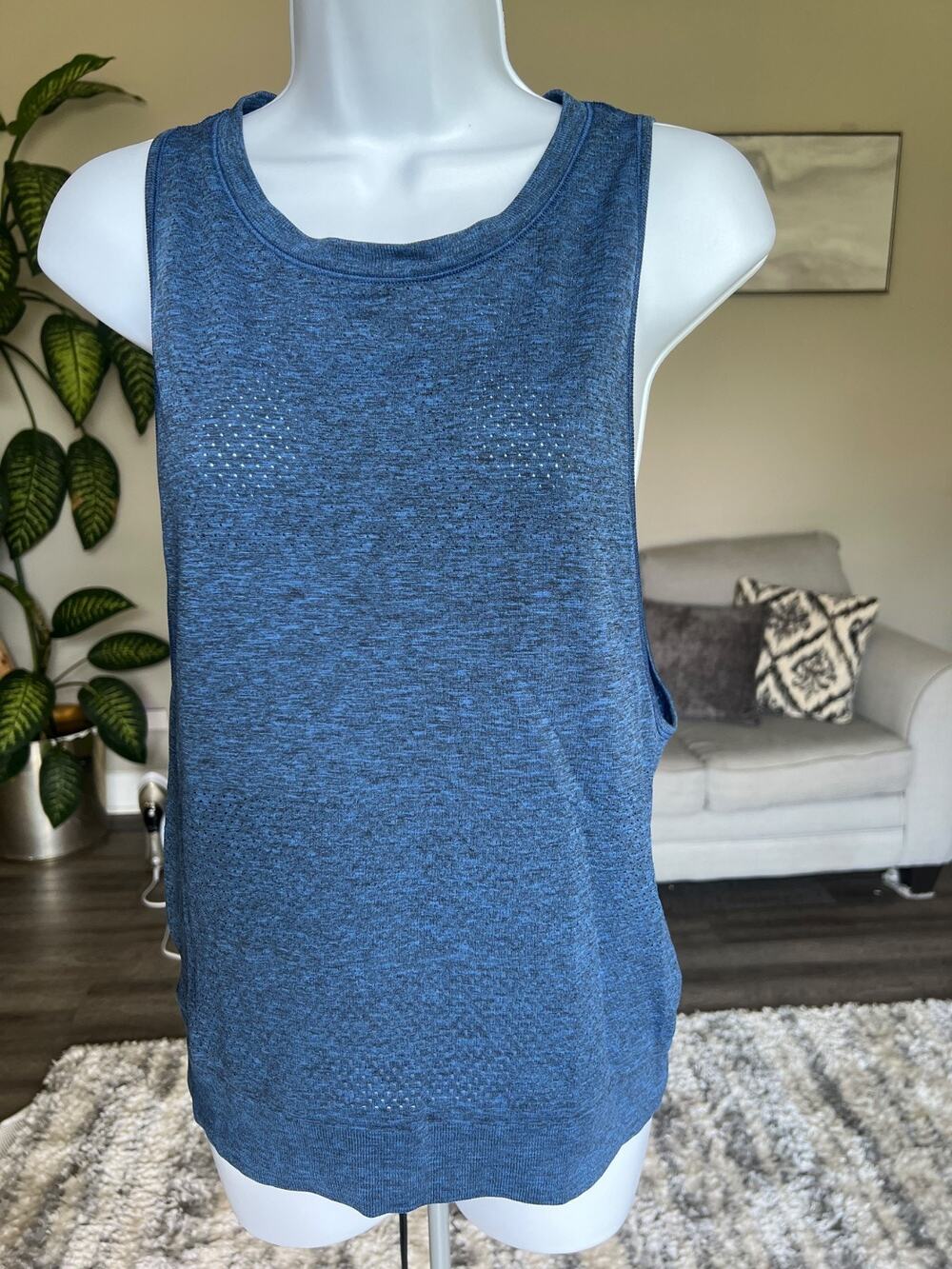 Lululemon Muscle Tank Top Black Mesh High Neck Activewear Womens Size 6/8 #783